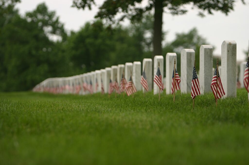 veterans day, flag, funeral-3820503.jpg