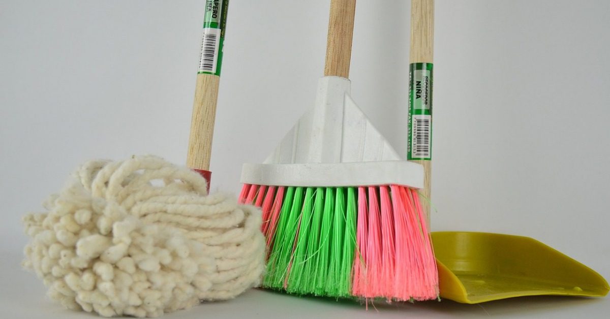 broom, ragpicker, mop-1837434.jpg