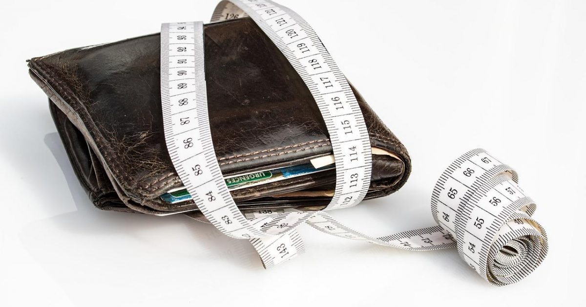 wallet, tape measure, economical-2383496.jpg